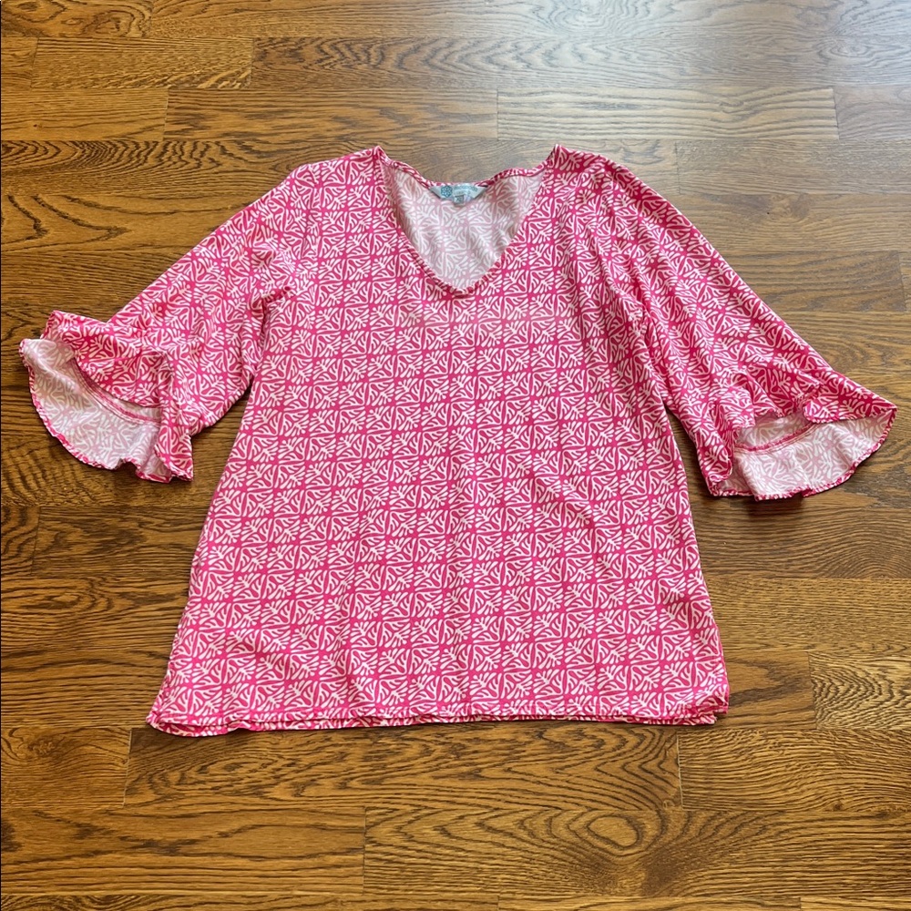 Elegant Pink Geometric Blouse with Flared Sleeves